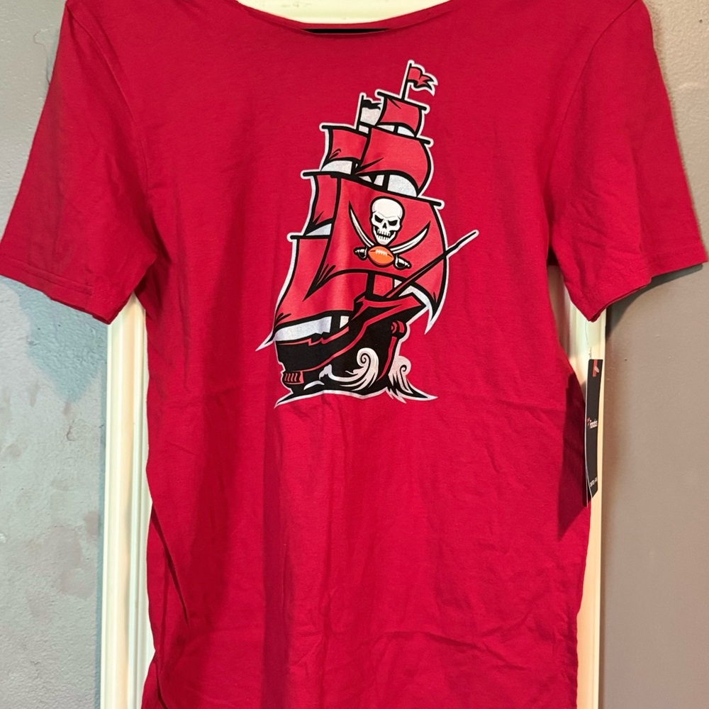 Tampa Bay Buccaneers Fanatics Red NFL Graphic Tee